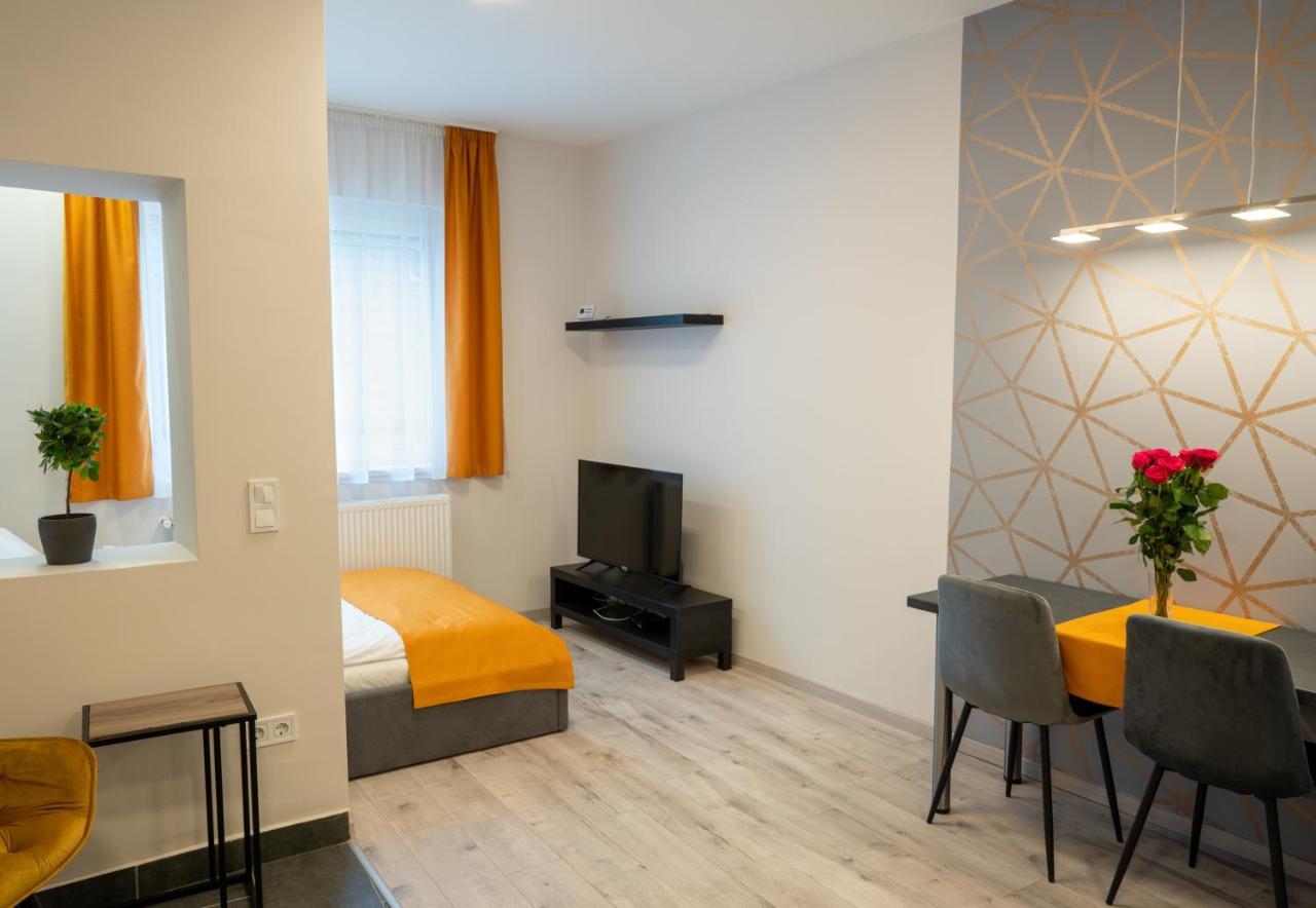 Var Apartman Eger Exterior photo